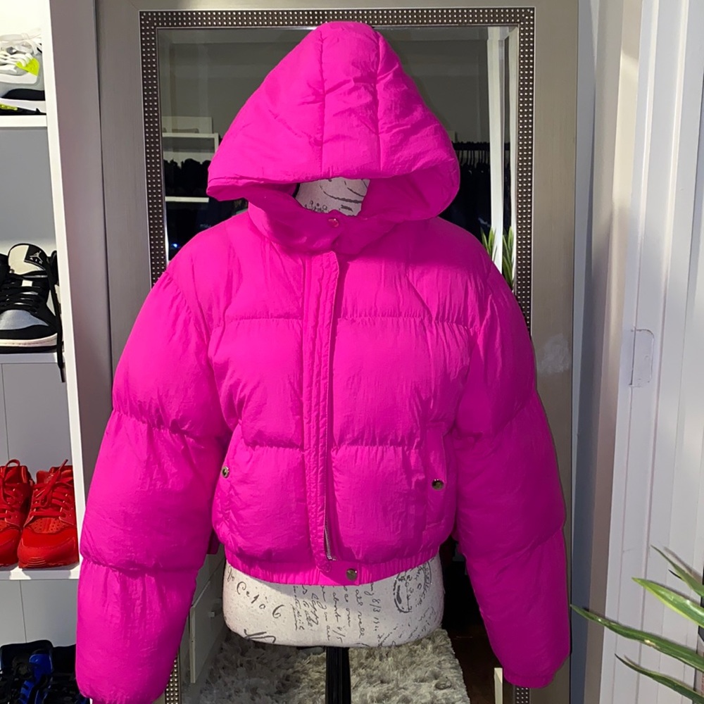 💜 Hot pink puffer jacket
